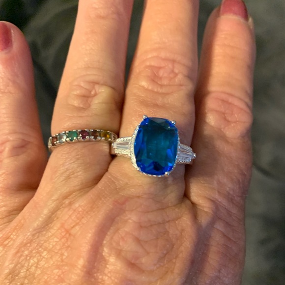 UNBRANDED Jewelry - TOPAZ& WHITE TOPAZ LADIES FASHION RING